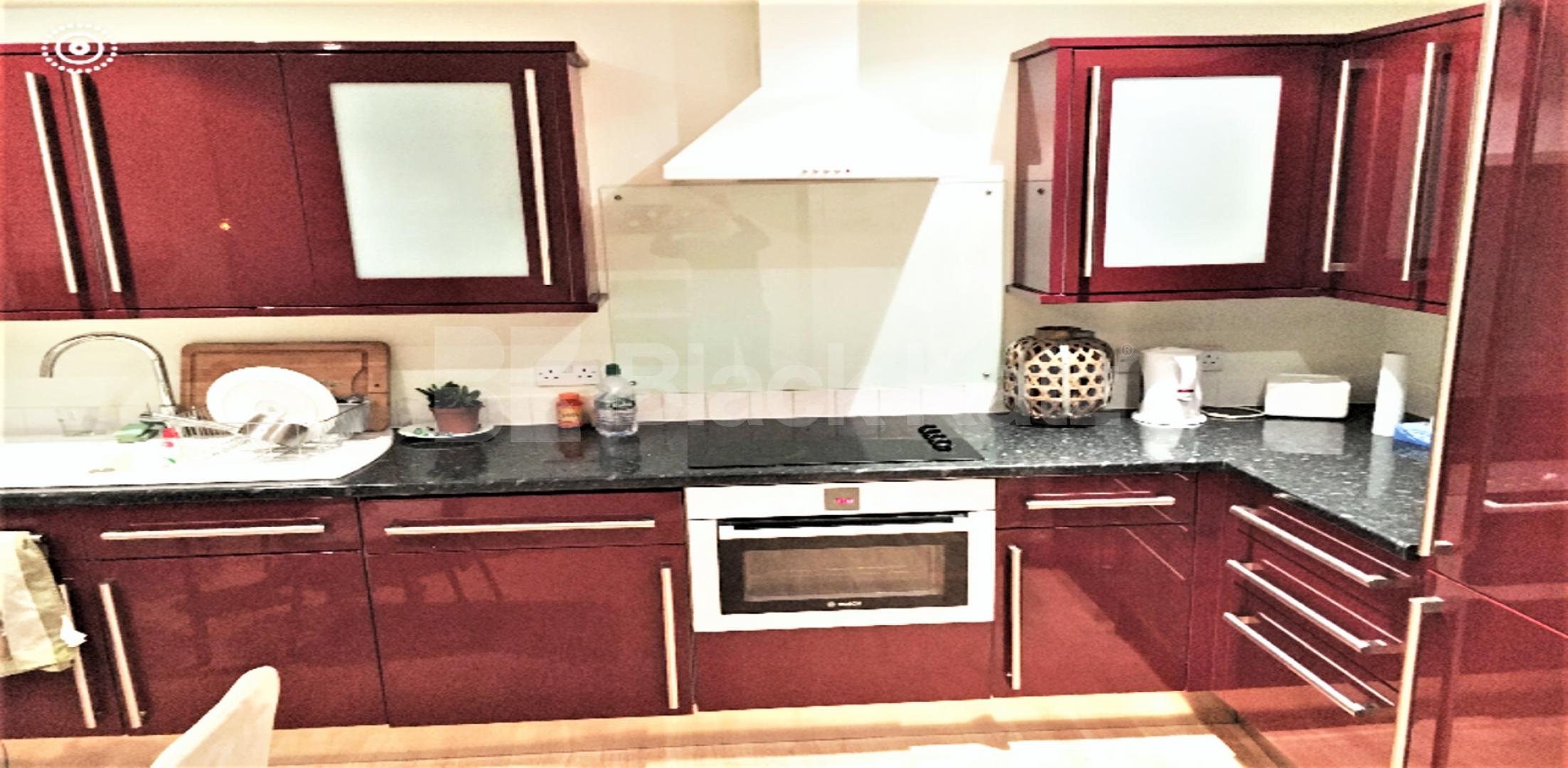 			1 Bedroom, 1 bath, 1 reception Flat			 Minford Gardens, SHEPHERDS BUSH